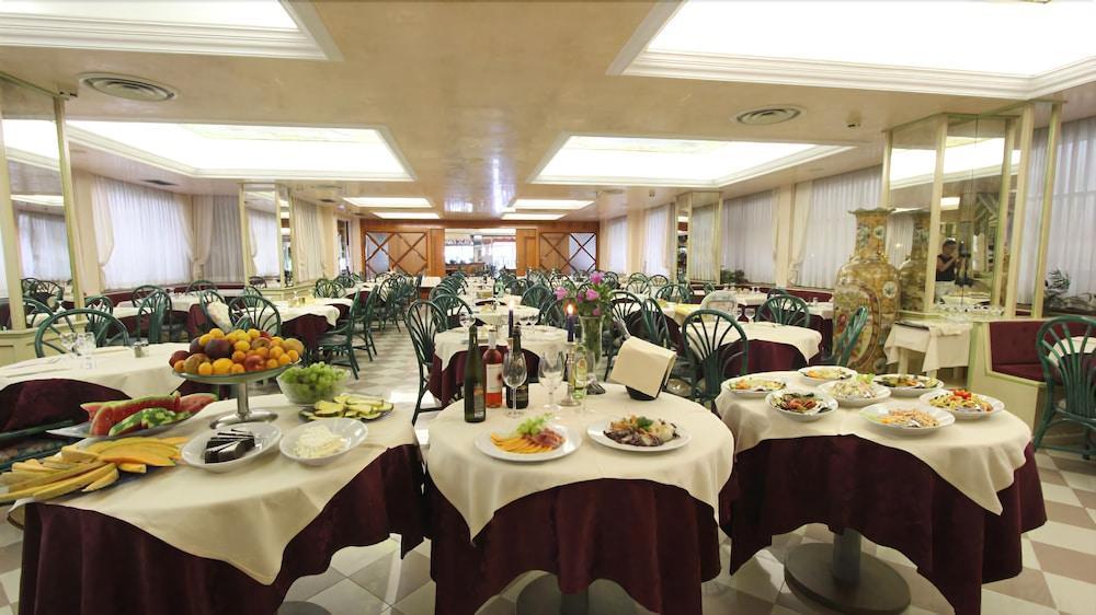 Park Hotel Cellini ليدو دي يسولو المظهر الخارجي الصورة