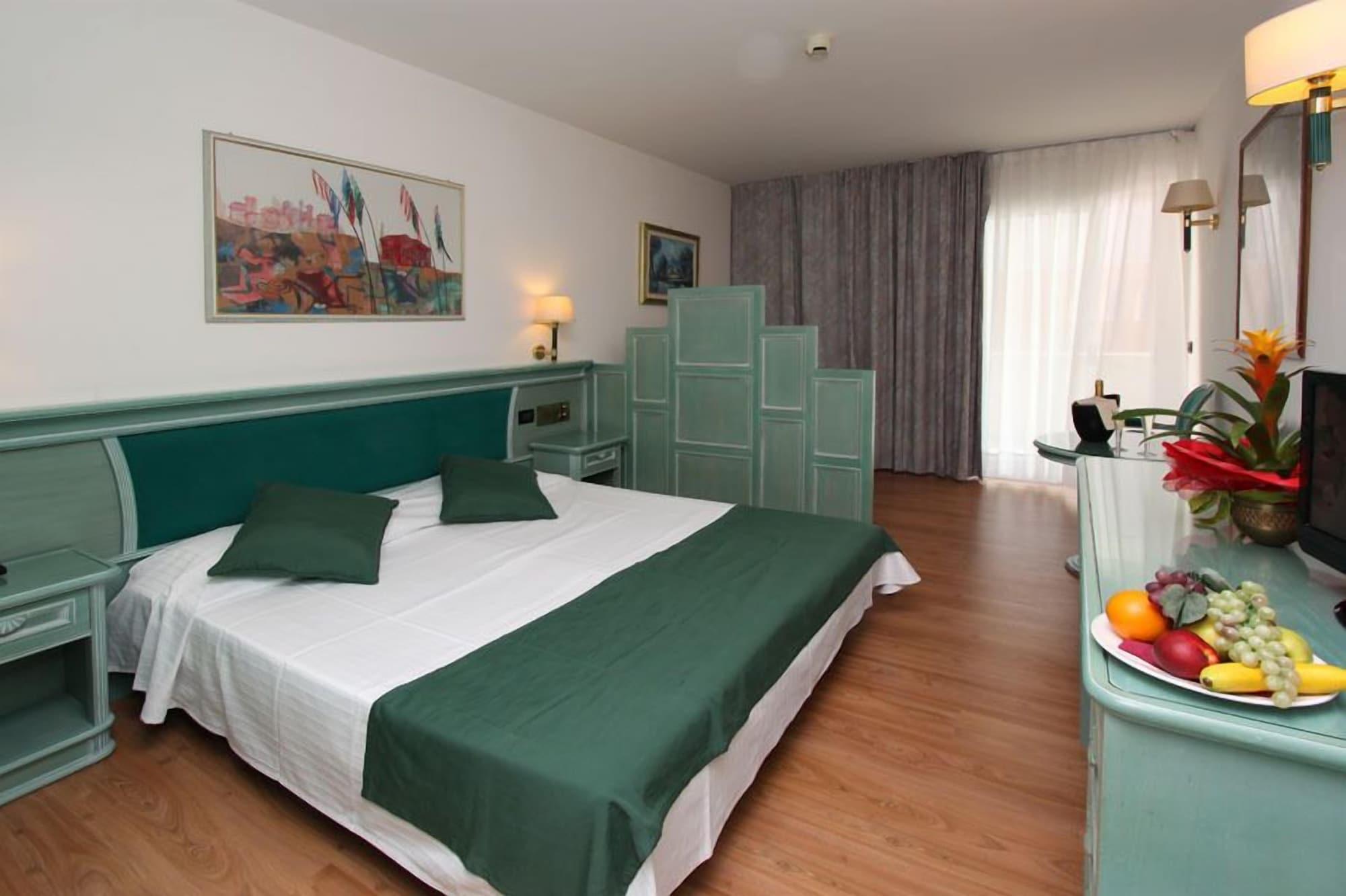 Park Hotel Cellini ليدو دي يسولو المظهر الخارجي الصورة