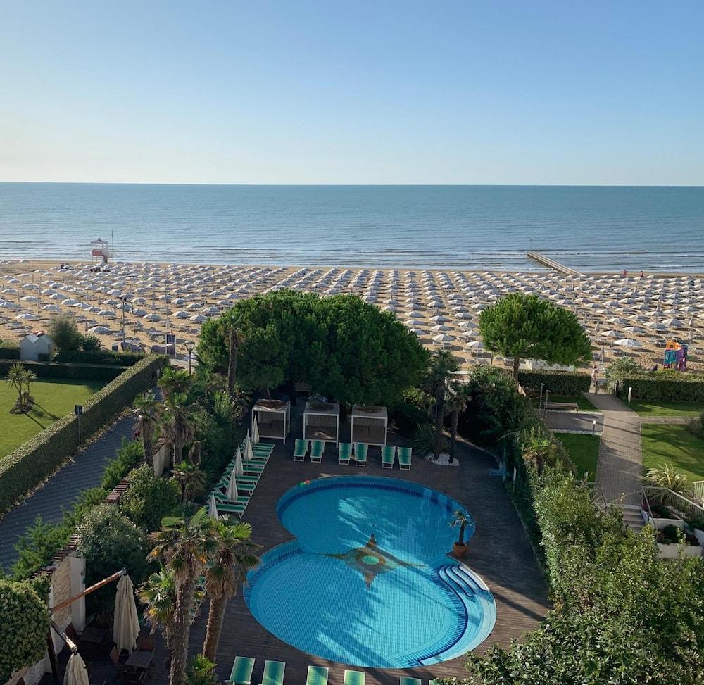 Park Hotel Cellini ليدو دي يسولو المظهر الخارجي الصورة